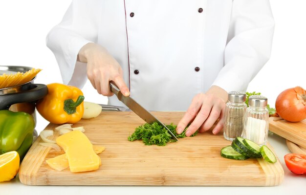 Ręce przygotowujące posiłek